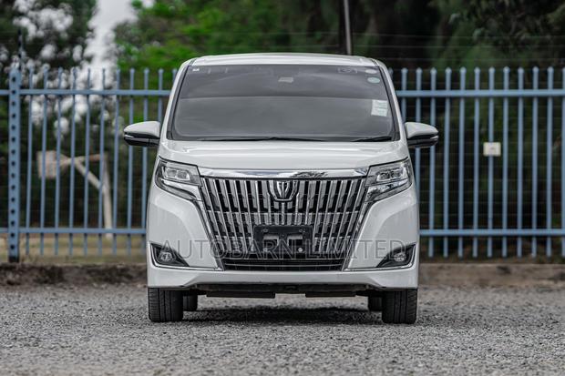 Toyota Esquire 2018 White