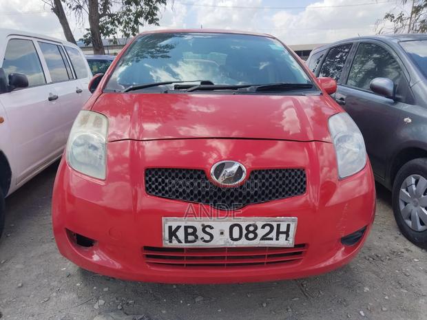 Toyota Vitz 2006 Red