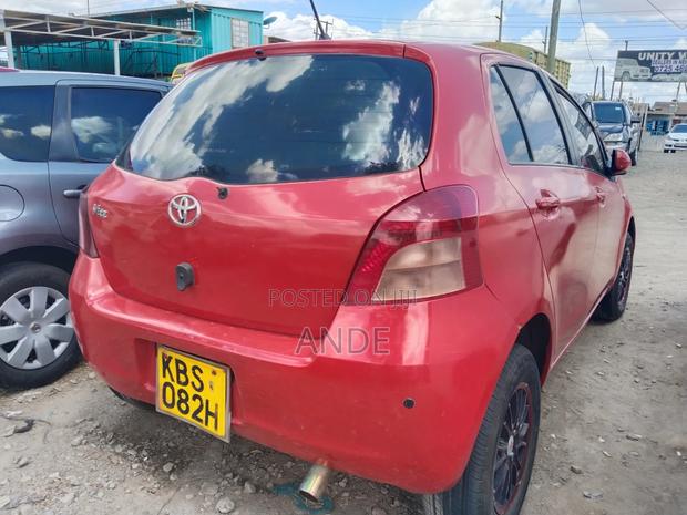 Toyota Vitz 2006 Red