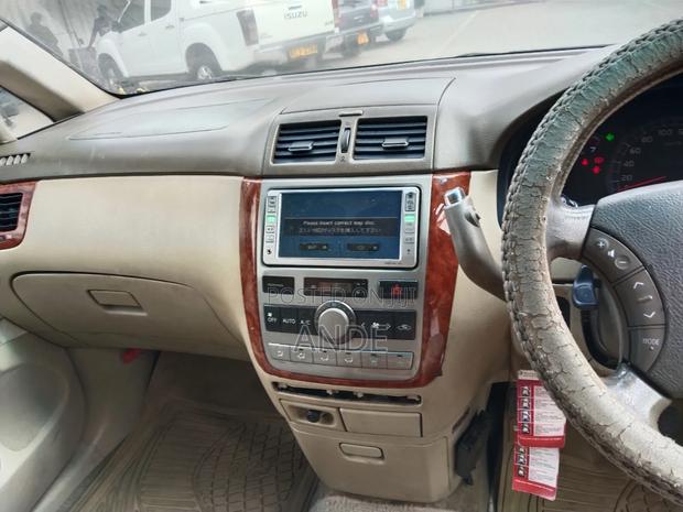 Toyota Ipsum 2009 Pearl