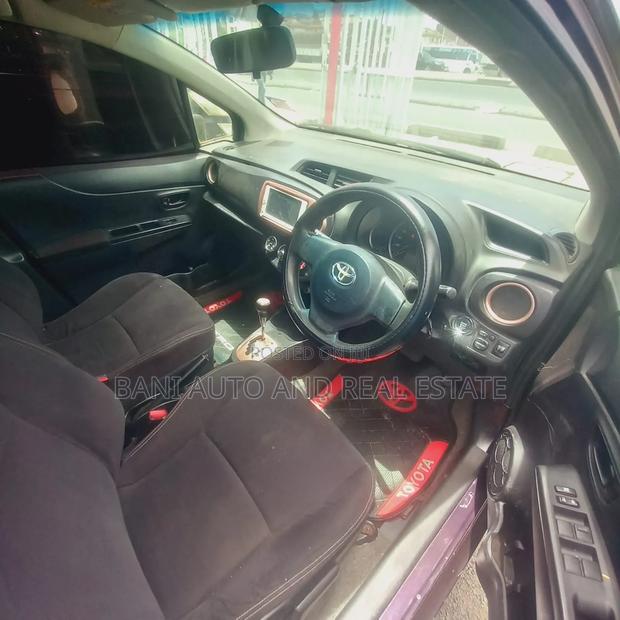 Toyota Vitz 2012 Burgundy