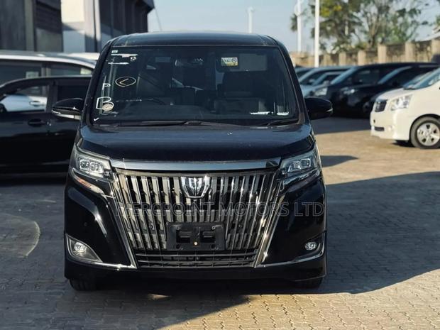 Toyota Esquire 2019 Matt Black