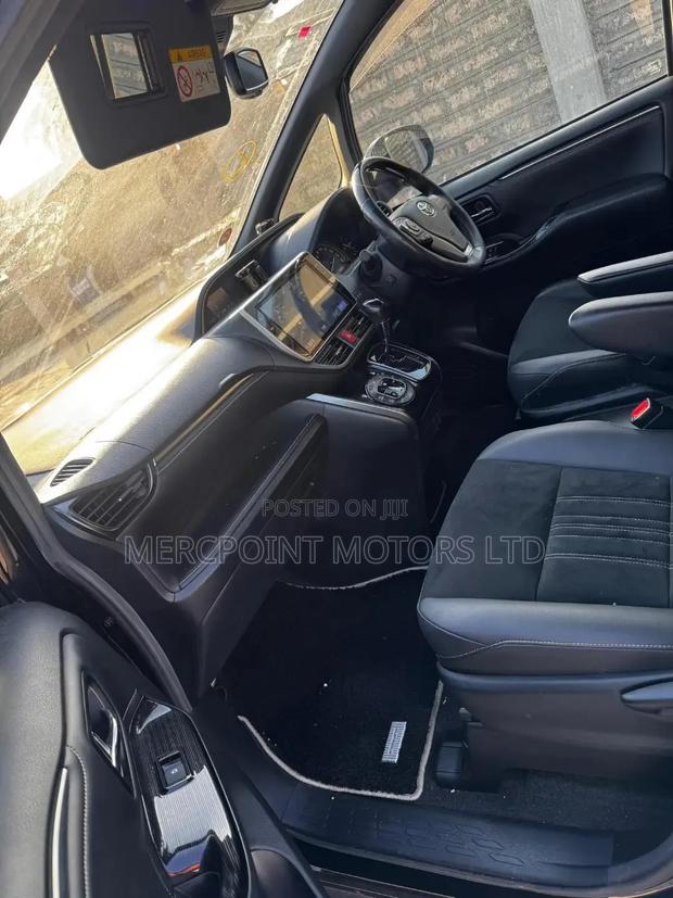 Toyota Esquire 2019 Matt Black