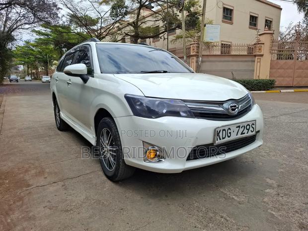 Toyota Corolla Fielder 1.5 Petrol FWD 2015 Pearl