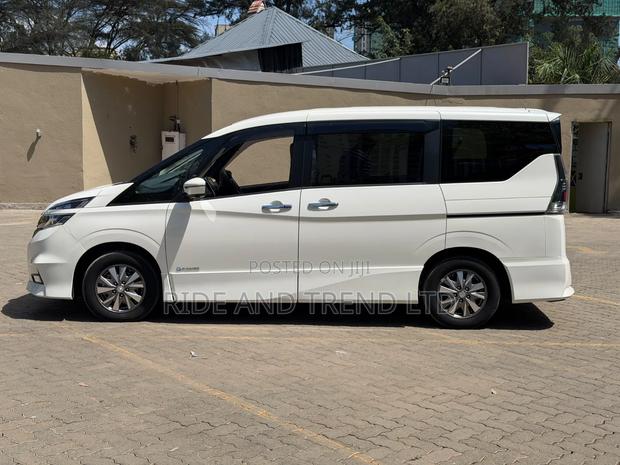 Nissan Serena 2019 White