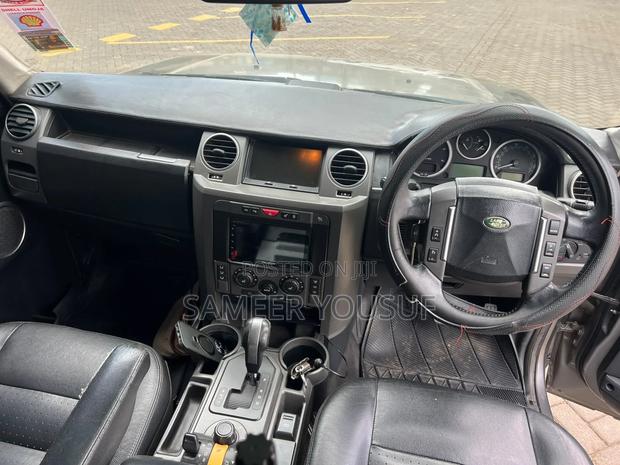 Land Rover Discovery 2009 Gray