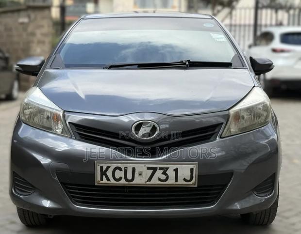 Toyota Vitz 2012 Gray