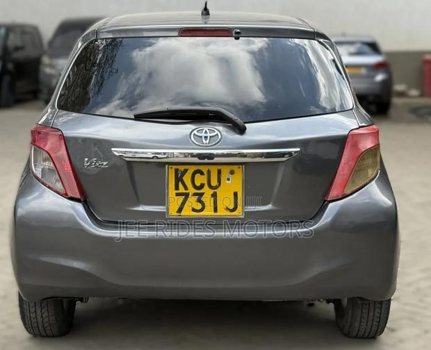 Toyota Vitz 2012 Gray