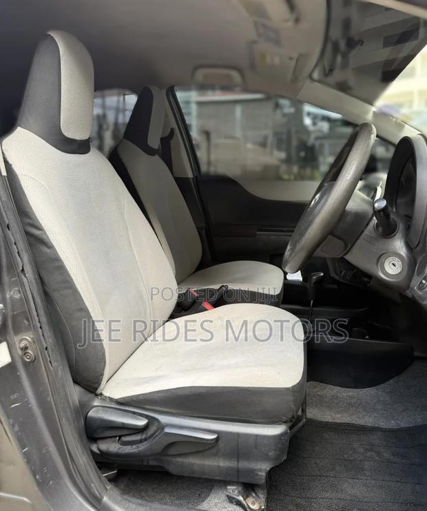 Toyota Vitz 2012 Gray