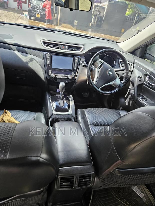 Nissan X-Trail 2.0 Hybrid FWD 2016 Black