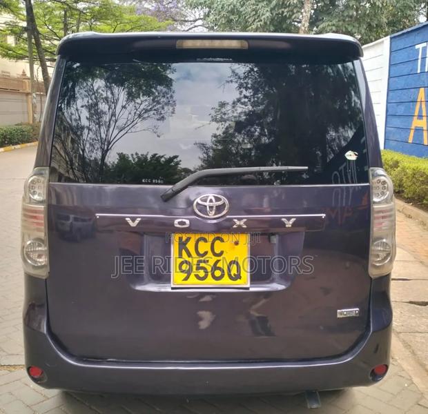 Toyota Voxy 2008 Purple
