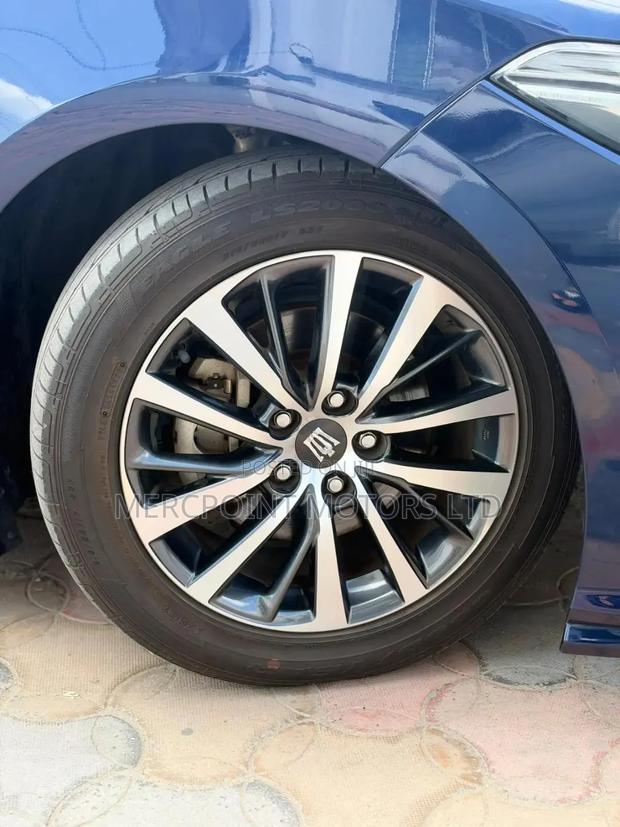 Toyota Crown 2019 Blue
