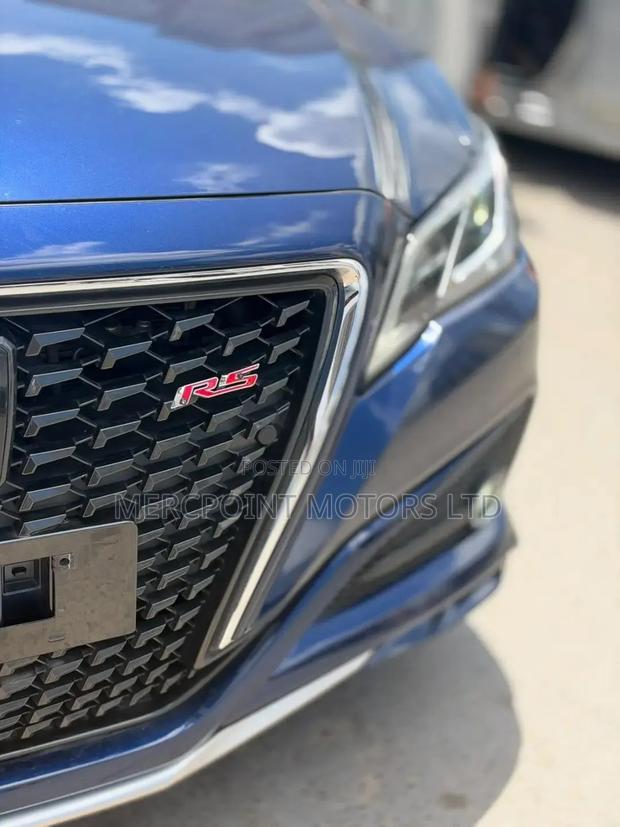 Toyota Crown 2019 Blue