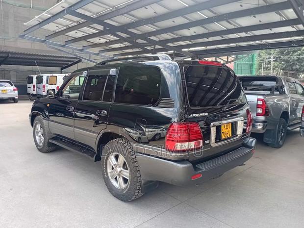 Toyota Land Cruiser 2006 Black