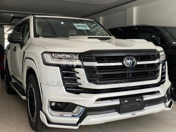 Toyota Land Cruiser 2023 White