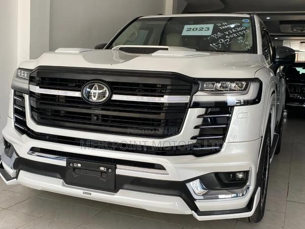 Toyota Land Cruiser 2023 White