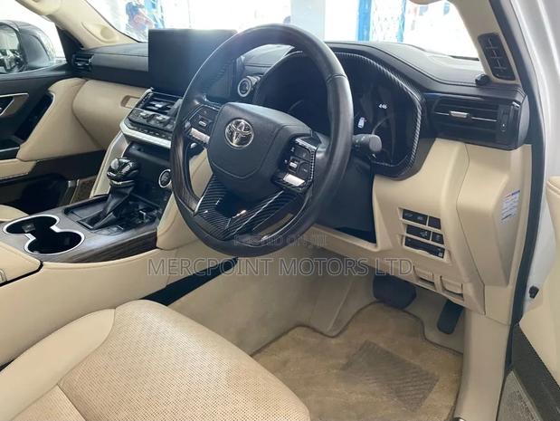 Toyota Land Cruiser 2023 White