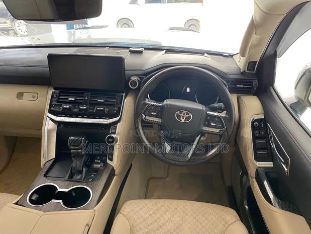 Toyota Land Cruiser 2023 White