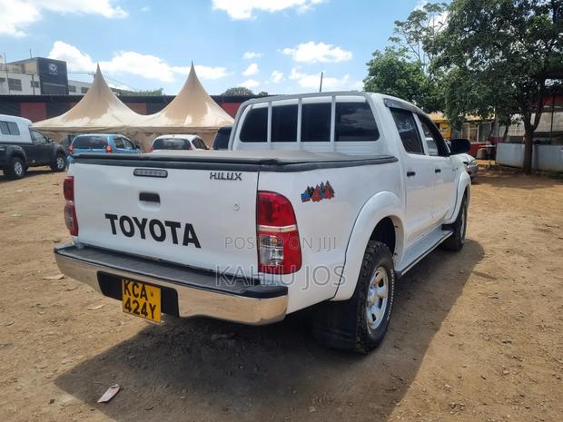 Toyota Hilux 2014 White