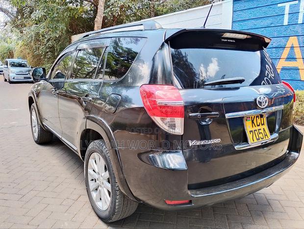 Toyota Vanguard 2012 Black
