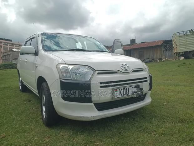 Toyota Probox 1.5 GL 4WD 2018 White