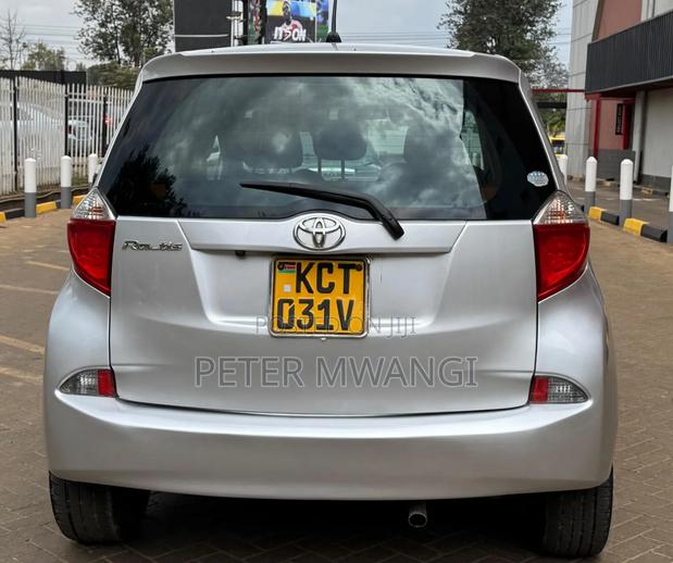 Toyota Ractis 2012 Silver