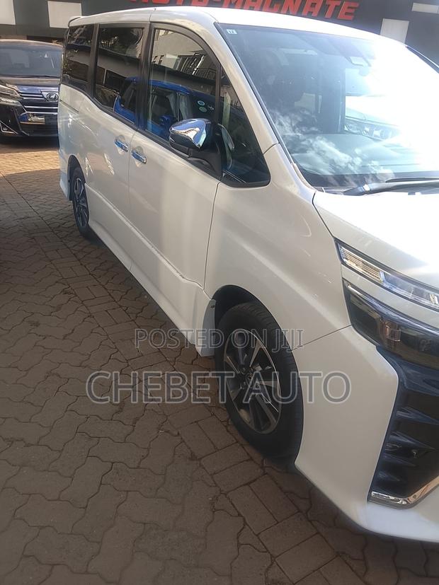 Toyota Voxy 2019 White