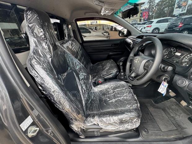 Toyota Hilux 2020 Gray