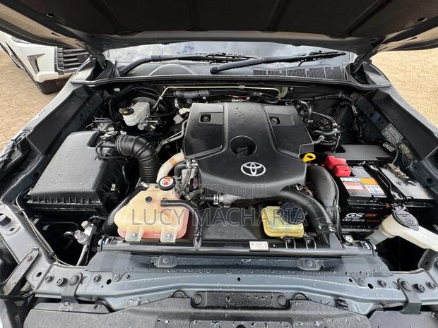 Toyota Hilux 2020 Gray