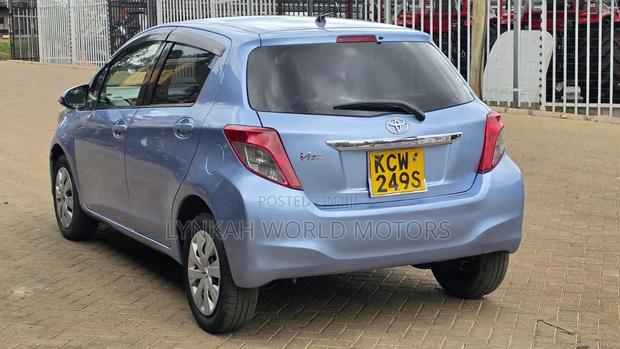 Toyota Vitz 2013 Blue