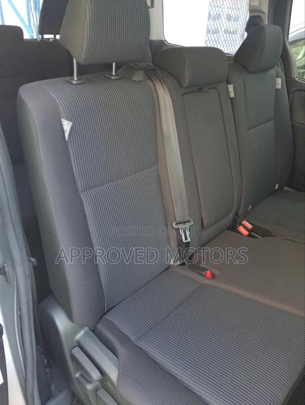 Toyota Voxy 2019 Silver