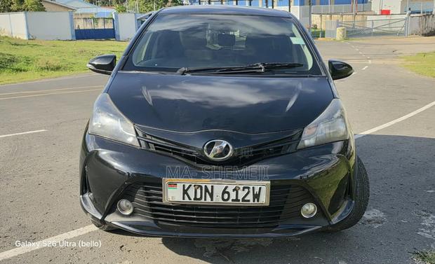 Toyota Vitz 1.3 FWD 5dr 2016 Black
