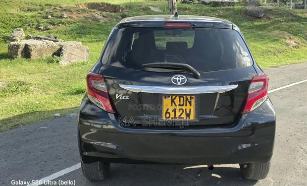 Toyota Vitz 1.3 FWD 5dr 2016 Black