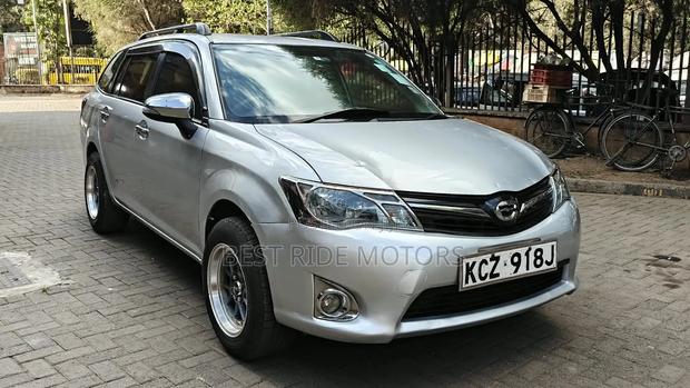 Toyota Corolla Fielder 2013 Silver