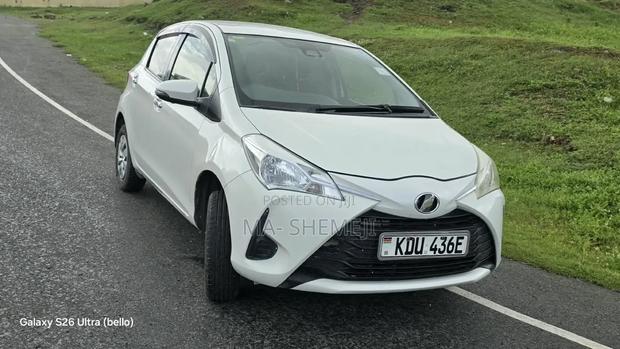Toyota Vitz 1.0 FWD 5dr 2019 Pearl