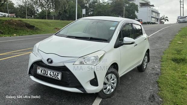 Toyota Vitz 1.0 FWD 5dr 2019 Pearl