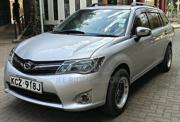 Toyota Corolla Fielder 2013 Green