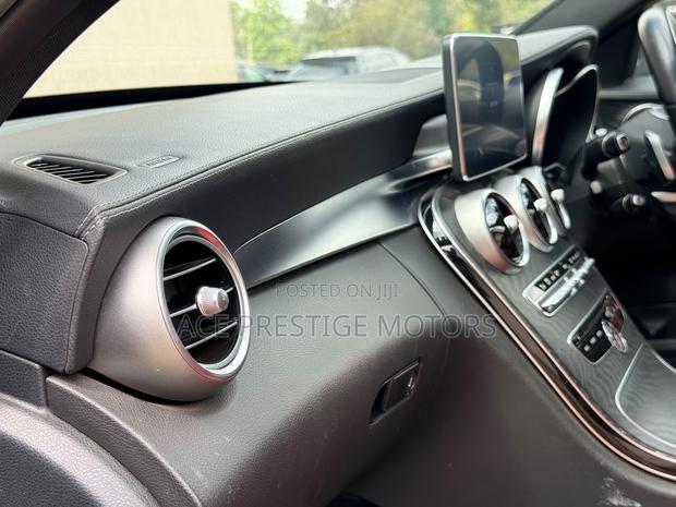 Mercedes-Benz C200 2016 Gray