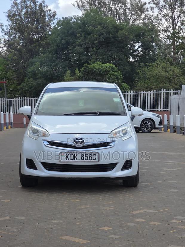 Toyota Ractis 2015 White