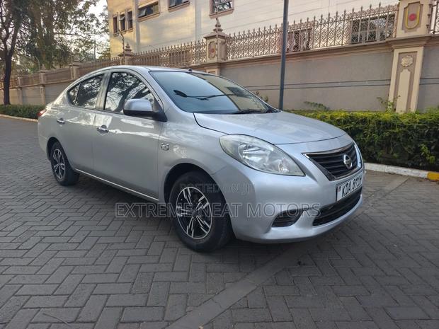 Nissan Latio 1.2 2013 Silver