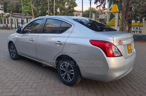 Nissan Tiida 2013 Silver