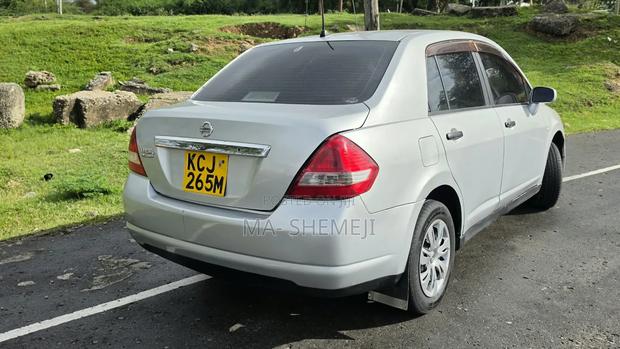 Nissan Tiida 1.5L 16V 2010 Silver