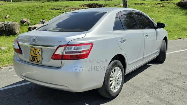 Toyota Premio 1.5 FWD 2016 Silver