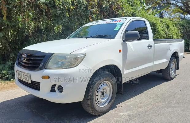 Toyota Hilux 2014 Off white