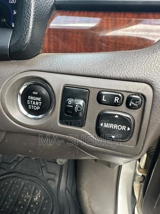 Toyota Premio 1.8 FWD 2015 Silver