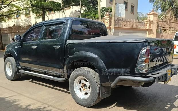 Toyota Hilux 2012 Black