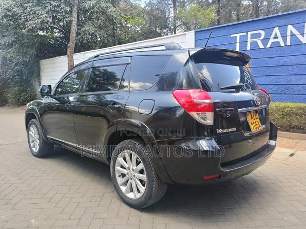 Toyota Vanguard 2011 Black