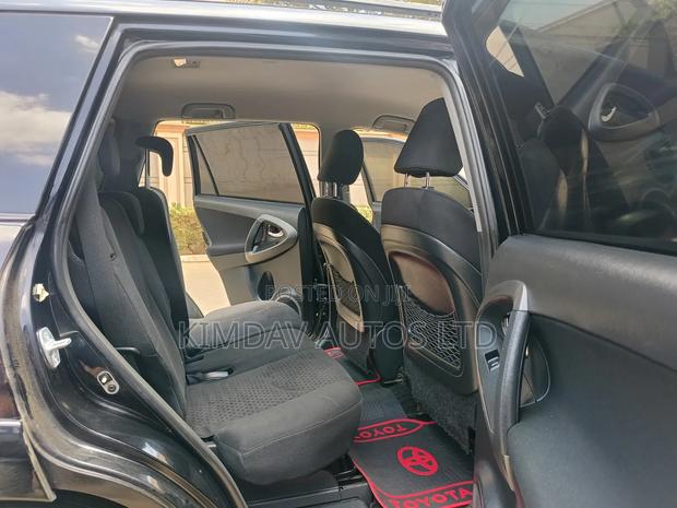 Toyota Vanguard 2011 Black