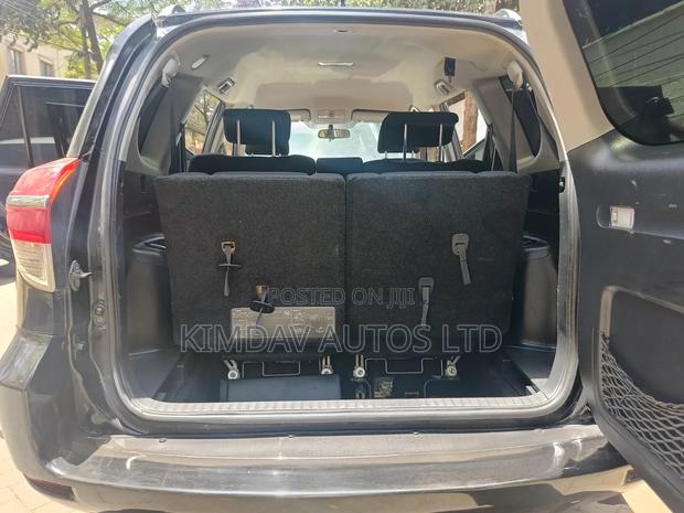 Toyota Vanguard 2011 Black
