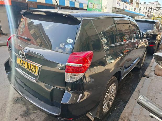 Toyota Vanguard 2012 Black